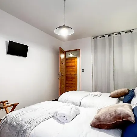 L'intermede & En Toute Amitie - Les De L'argile Faucon-de-Barcelonnette